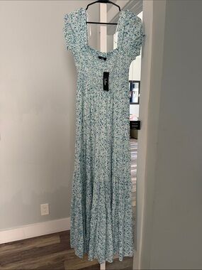 Lulu's Light Blue Floral Maxi Dress new with tags small